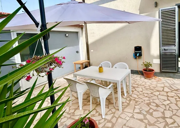 La Casetta Di Eli Apartment *